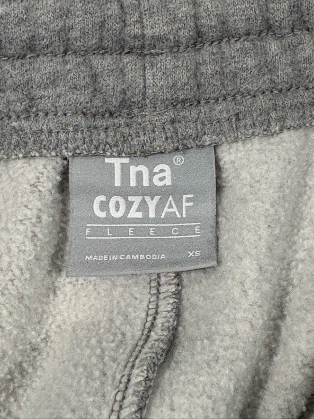 Aritzia Tna Cozy Fleece Perfect Hi-Rise Mini Sweatshorts, Grey, Size XS - Picture 4 of 6